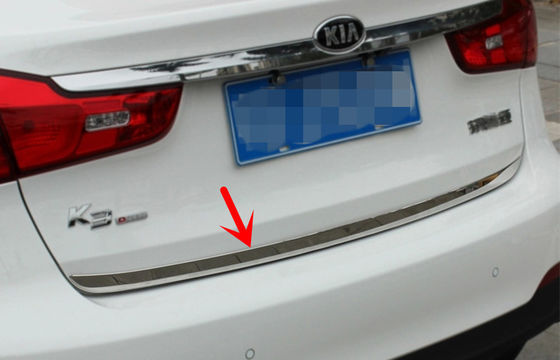 अच्छी कीमत रियर डोर गार्निश स्टेनलेस स्टील ऑटो ट्रिम पार्ट्स के लिए किआ K3 2013 2015 ऑनलाइन